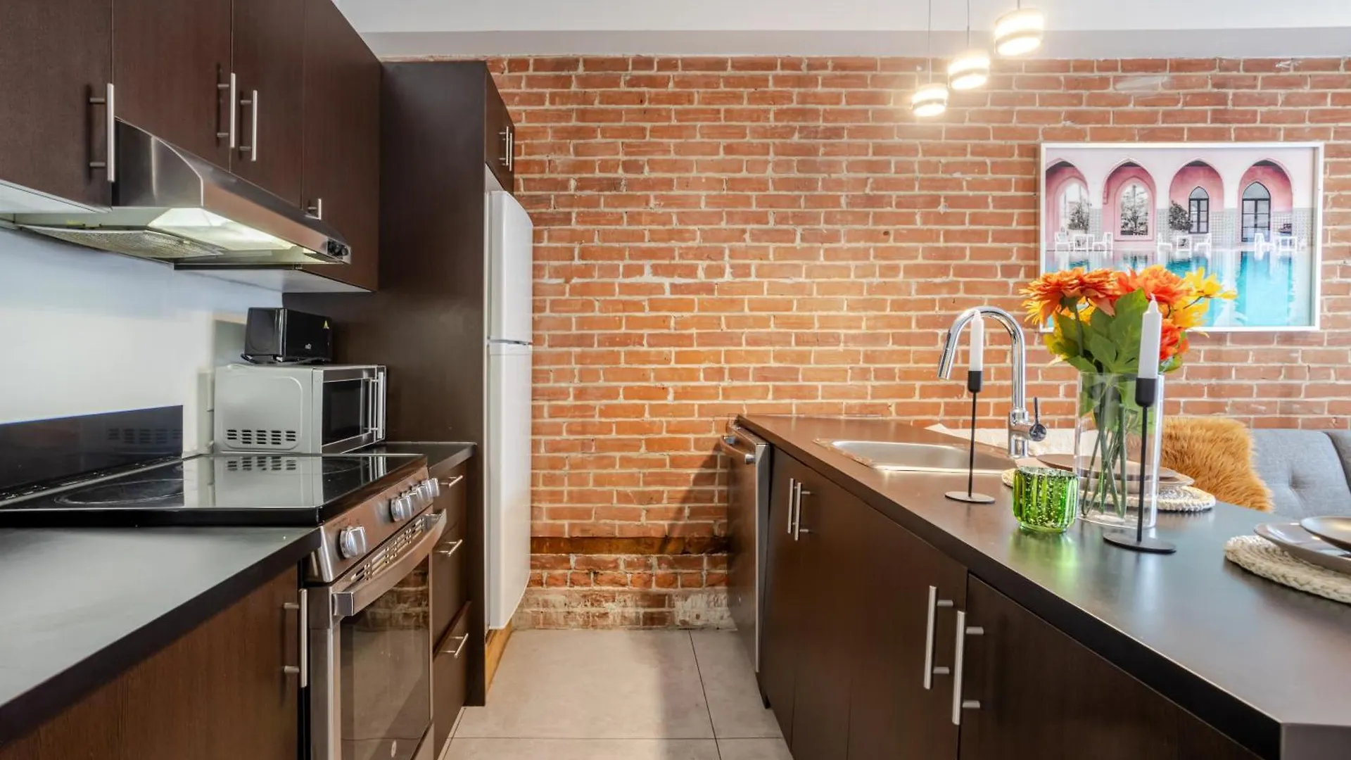Central 2Bdr Condo On Bishop-Vibe Central Mtl Zw4 Montreal Apartment